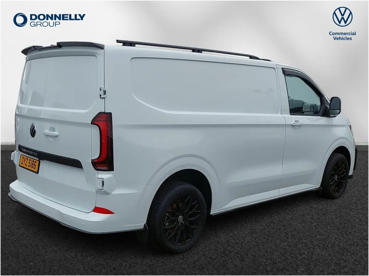 Volkswagen Transporter T32 Swb Diesel Commerce Plu - Image 3