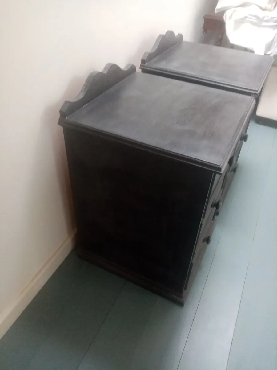 2 SOLID PINE CHESTS OF DRAWERS BEDSIDE CUPBOARDS - Image 3