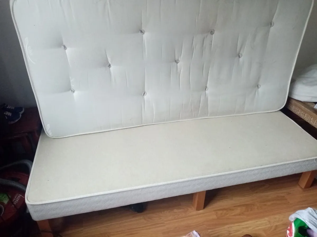 Single bed (with mattress) - Image 1