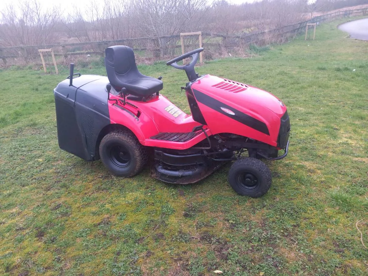 Ride on lawnmower - Image 2