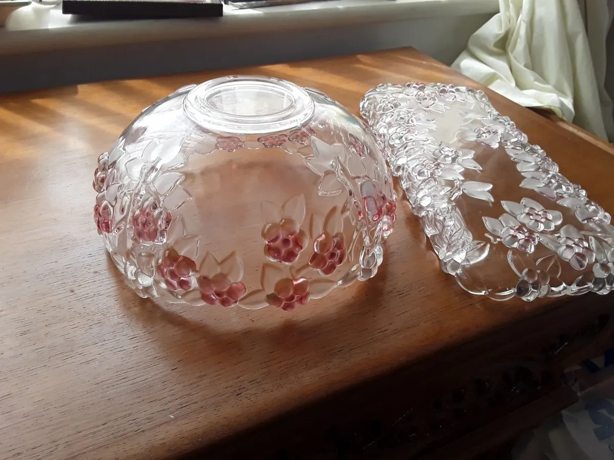 Art deco lovely glass fruit bowl and Glass tray - Image 2