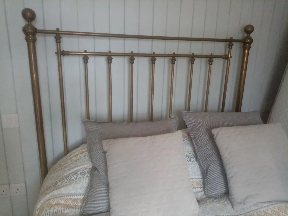ANTIQUE VICTORIAN BRASS DOUBLE BED + BASE - Image 2