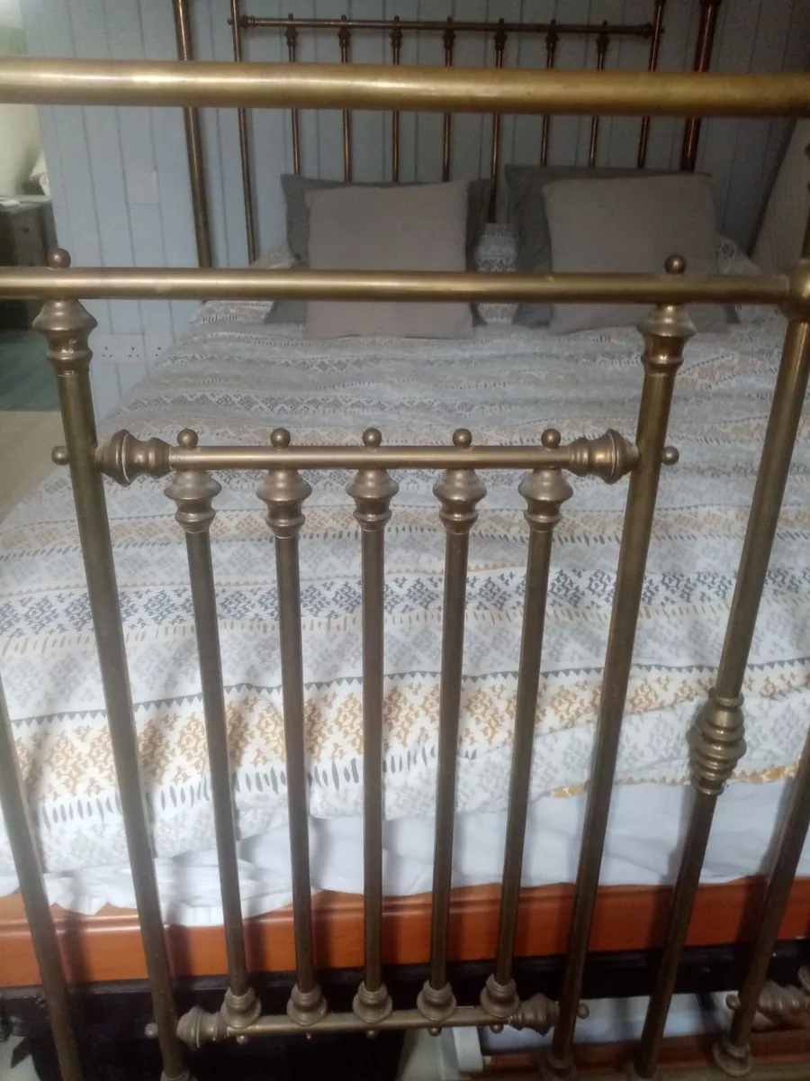 ANTIQUE VICTORIAN BRASS DOUBLE BED + BASE - Image 3