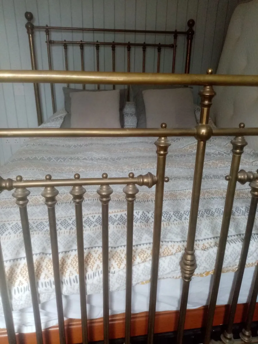 ANTIQUE VICTORIAN BRASS DOUBLE BED + BASE - Image 4