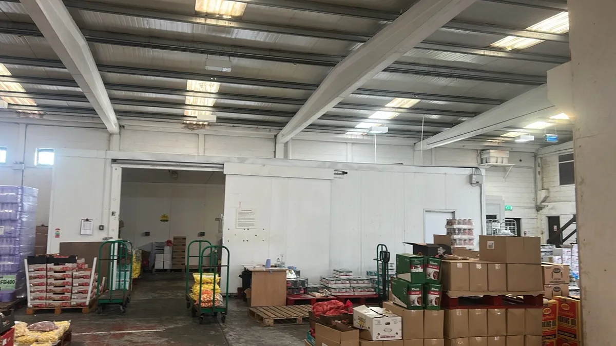 Commercial fridge - Image 4