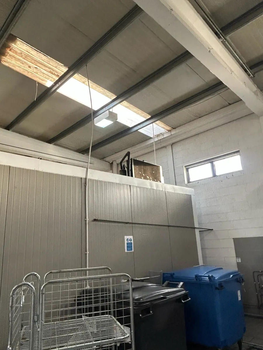 Commercial fridge - Image 1