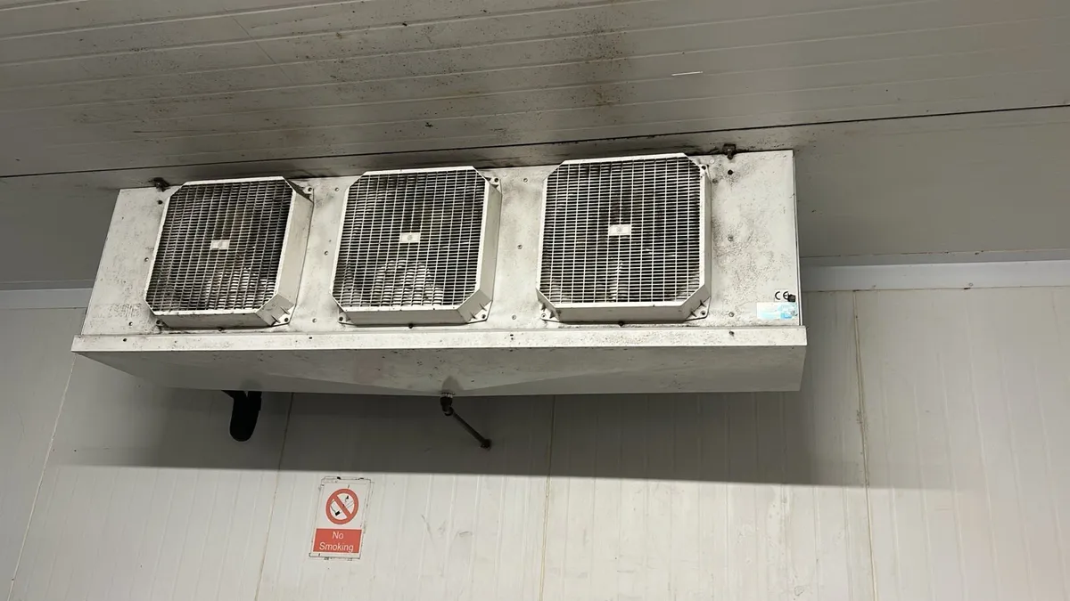 Commercial fridge - Image 3