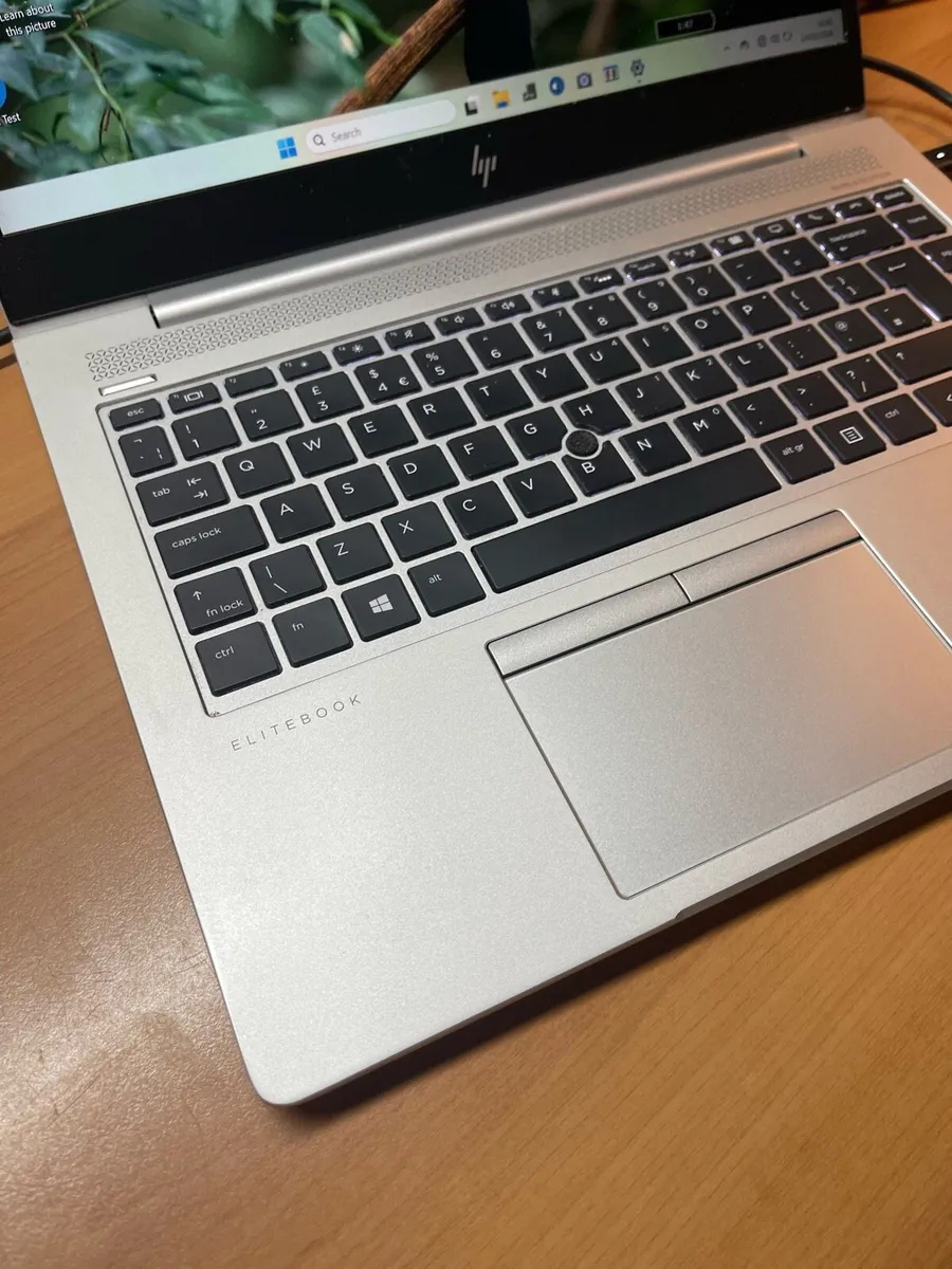 HP Laptop Ryzen 5 pro 8/256 win 11 pro - Image 3