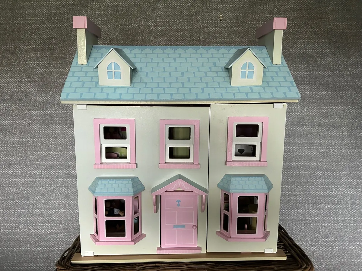 Dolls house - Image 1