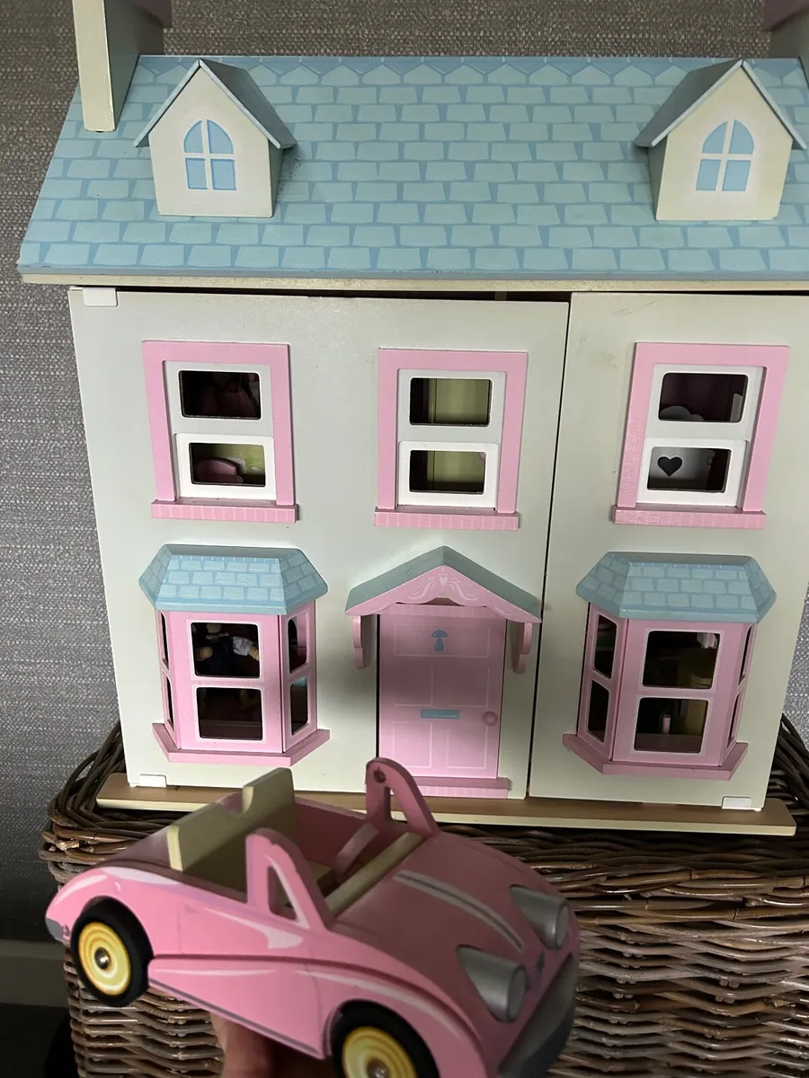 Dolls house - Image 2