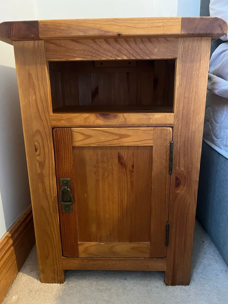 Bedside lockers x2 - Image 1