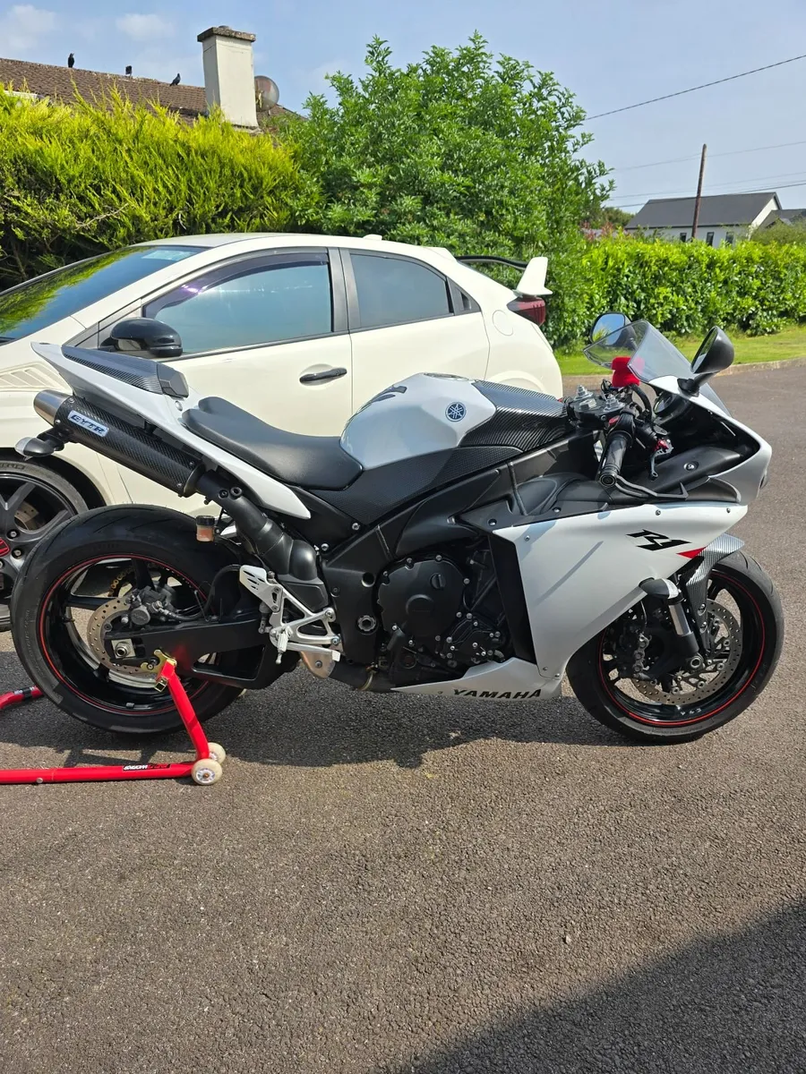 YAMAHA R1 Big Bang - Image 2