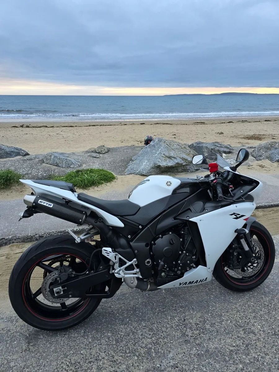 YAMAHA R1 Big Bang - Image 1