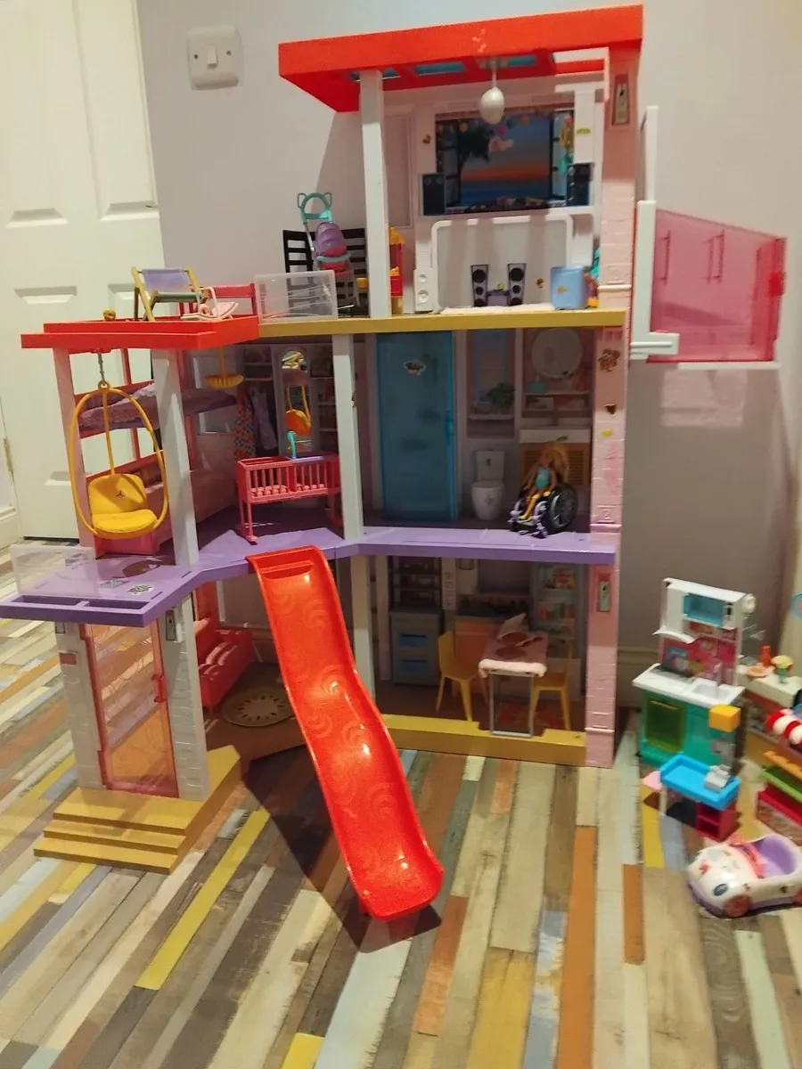 Barbie Dreamhouse & Toys/Dolls/Accessories - Image 1