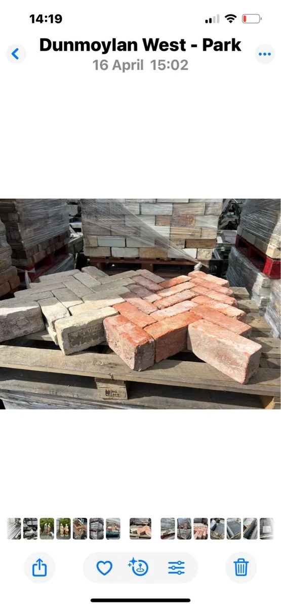 Vintage bricks - Image 1