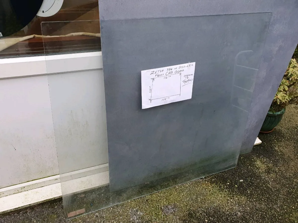 Zetor 784 / ursus 4513  front CAB  glass - Image 2