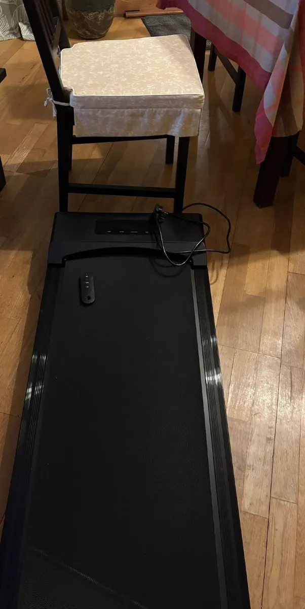 Walking pad treadmill - like new - home office - Image 3