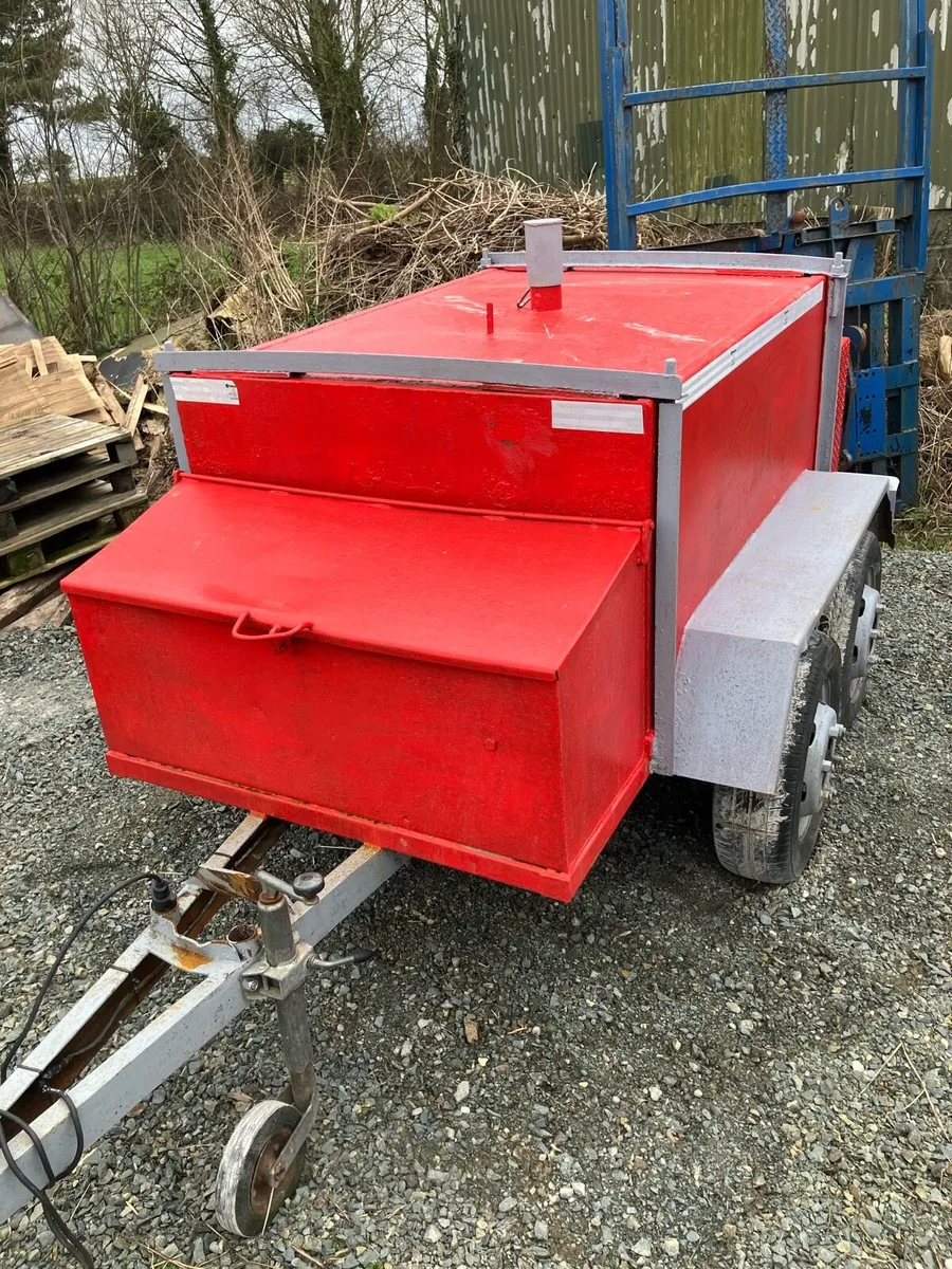 Sprayer and deisel oil bowser - Image 3
