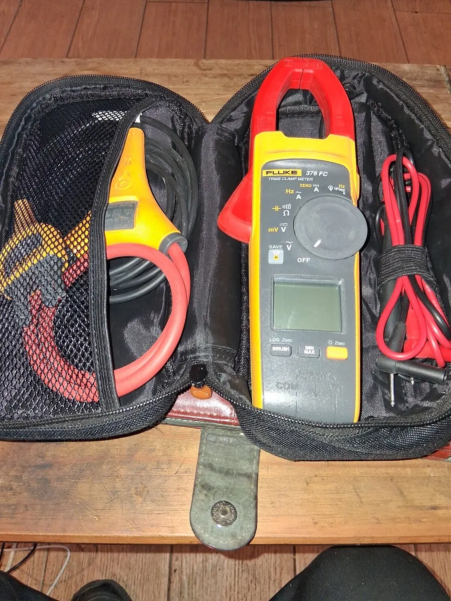 Fluke 376 FC Clampmeter - Image 1