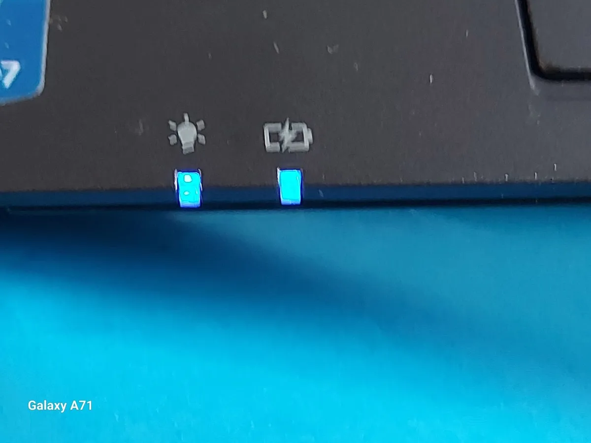 ACER TravelMate 5335 Laptop, 4GB Ram, 250GB HDD, - Image 4