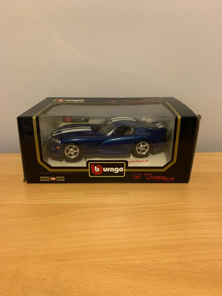 1996 Dodge Viper GTS Coupe 1/18 Burago Model Car - Image 3