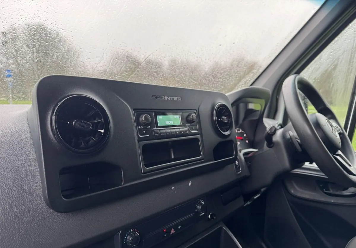 2021 Mercedes-Benz Sprinter Tipper Van - Image 3