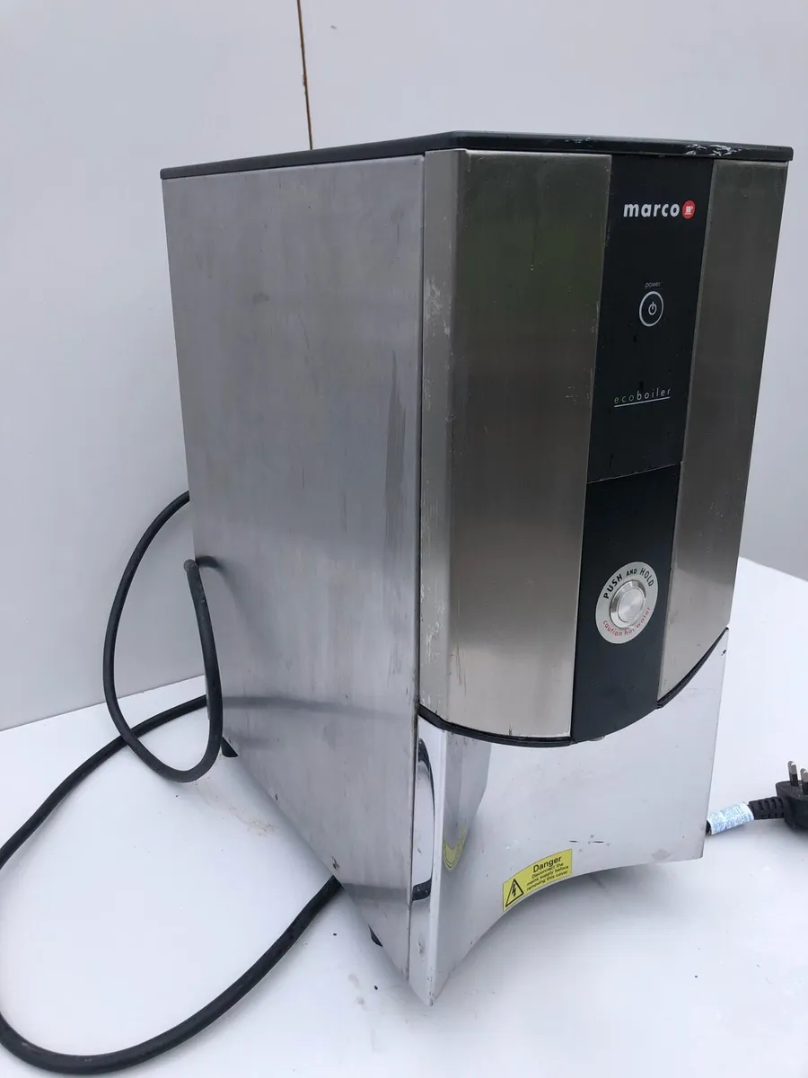 Hot water dispenser - Image 1