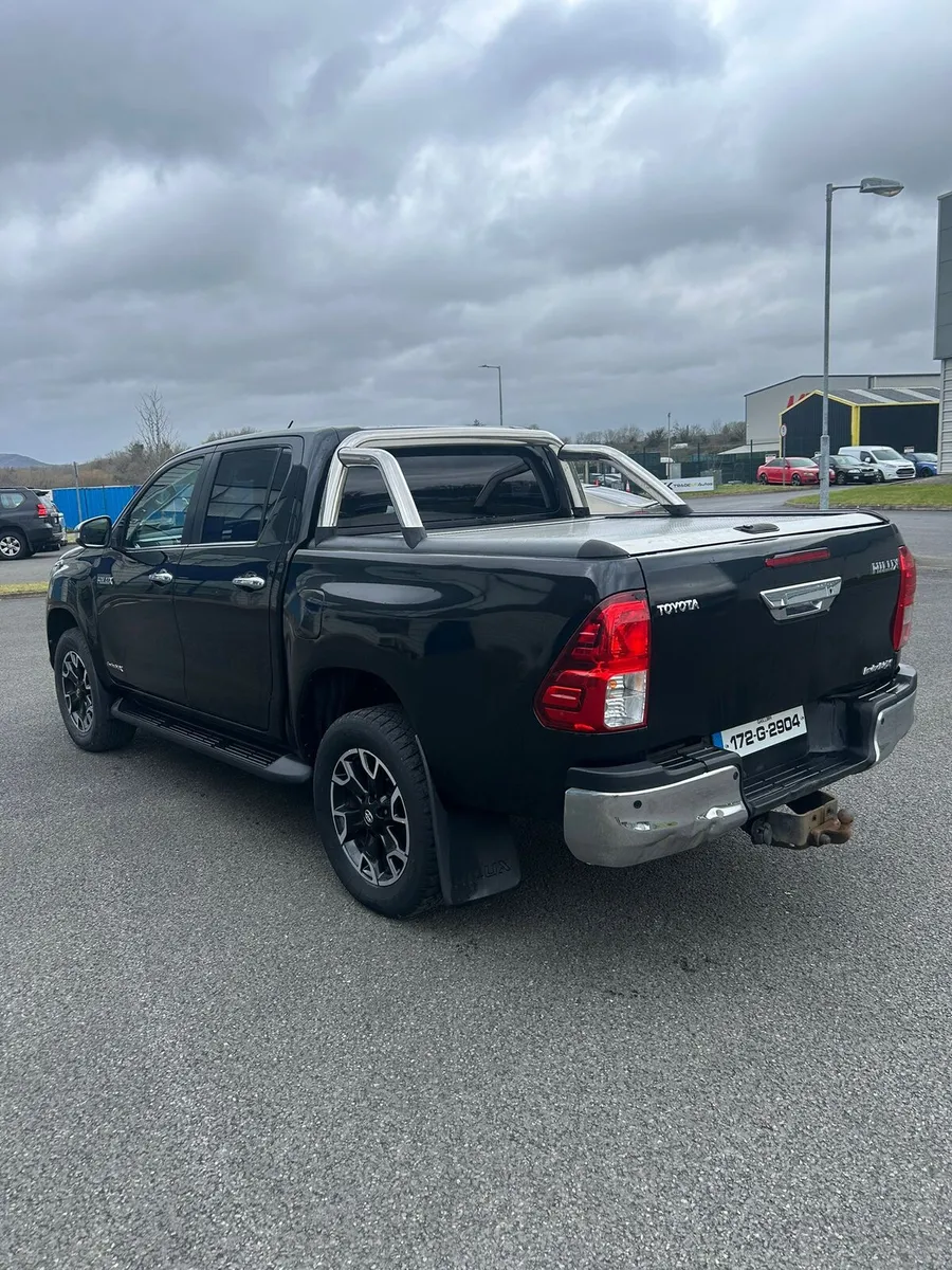 Toyota Hilux - Image 2