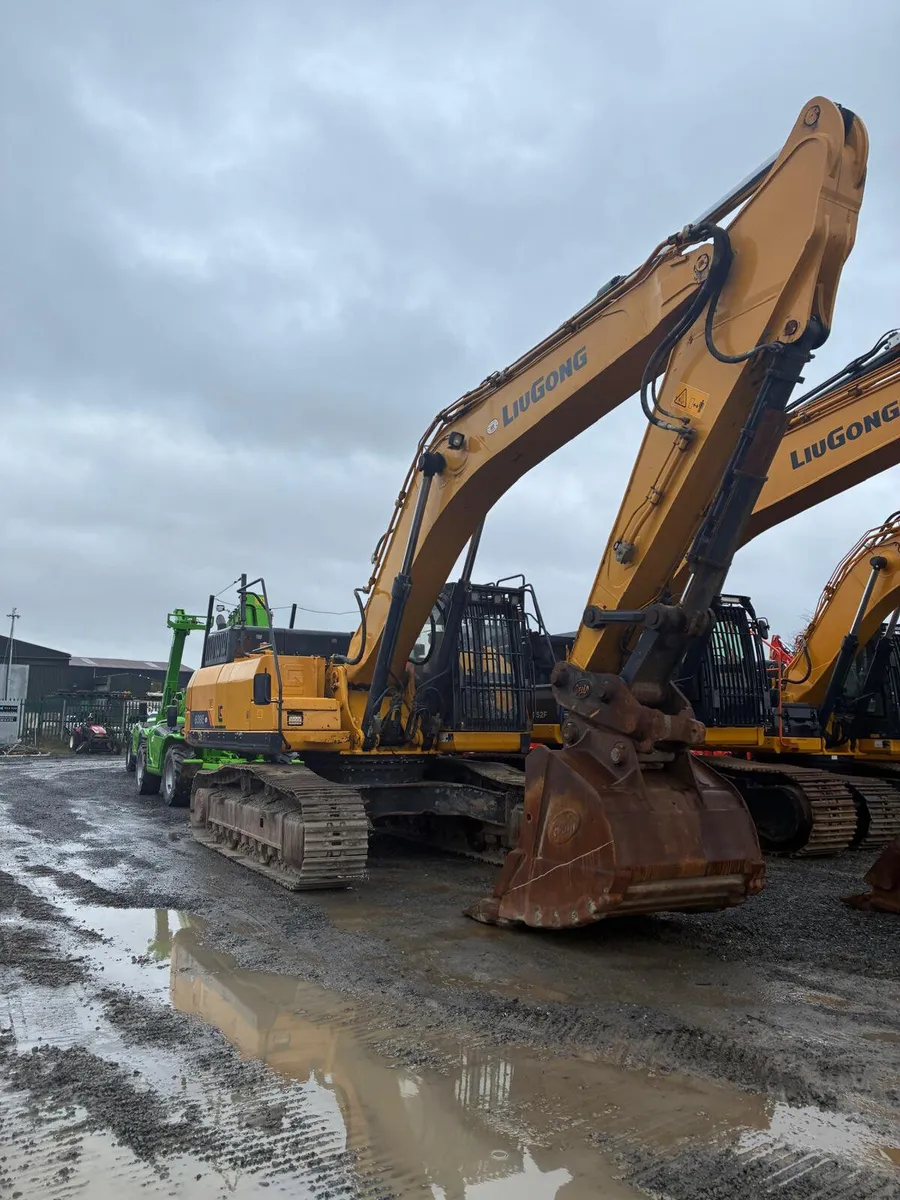 2021 LiuGong 939 Excavator - Image 2