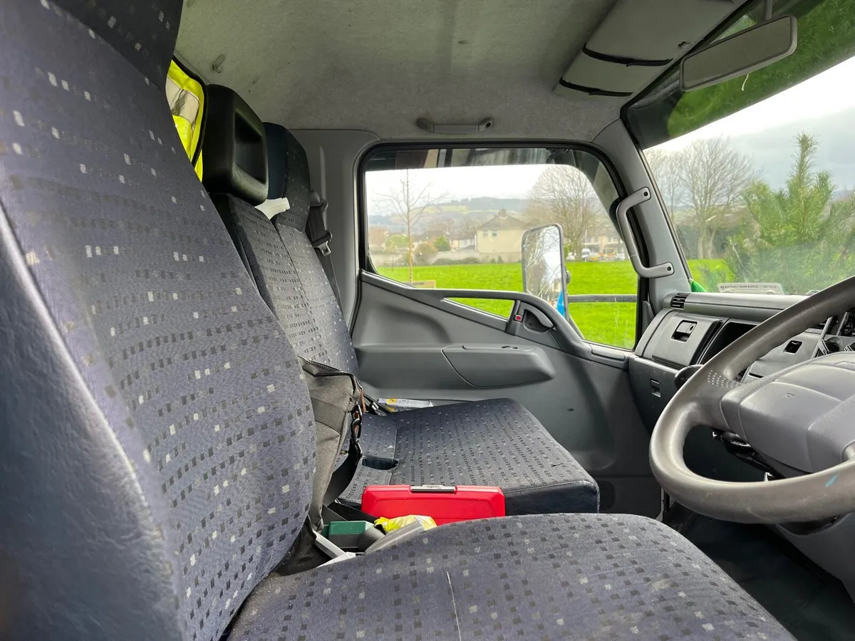 2007 Canter Tilt and Slide Recovery Truck - Image 4