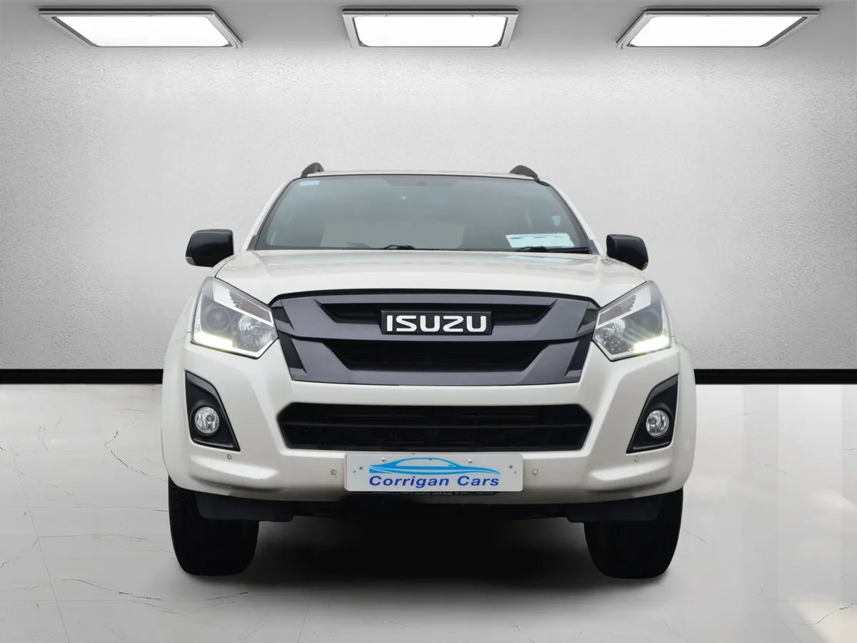 Isuzu D-Max Blade Auto double cab - Image 2