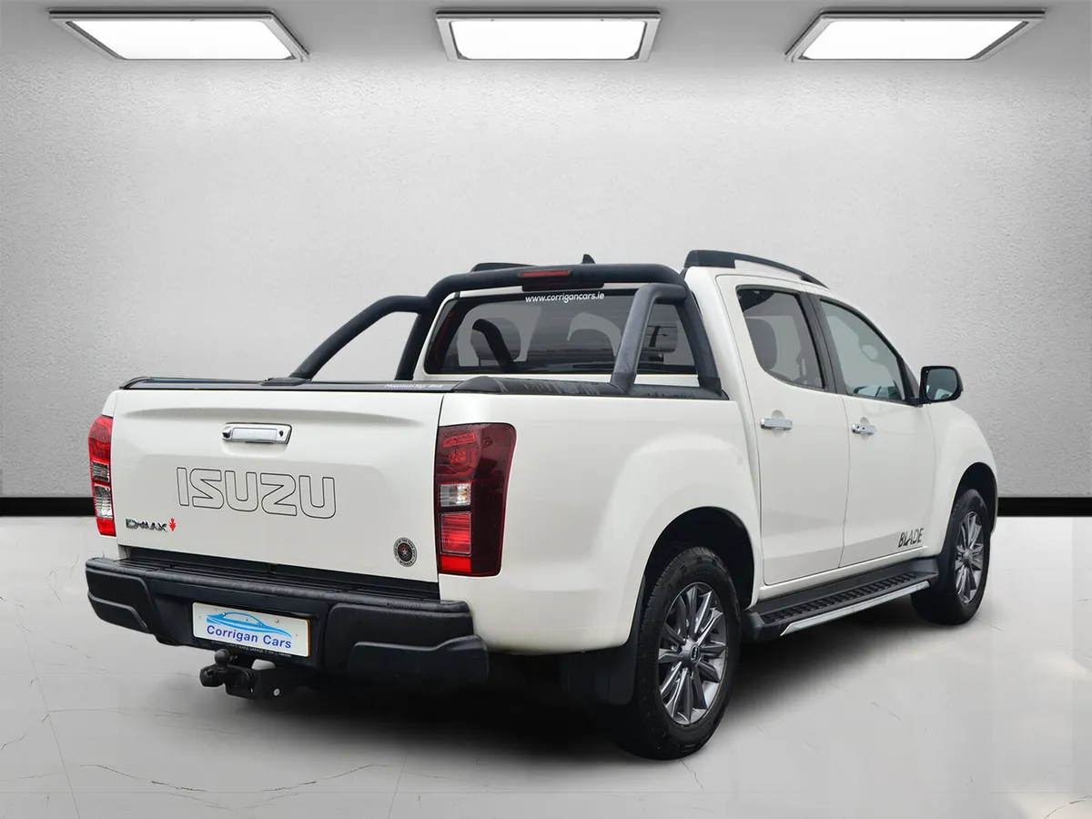 Isuzu D-Max Blade Auto double cab - Image 4