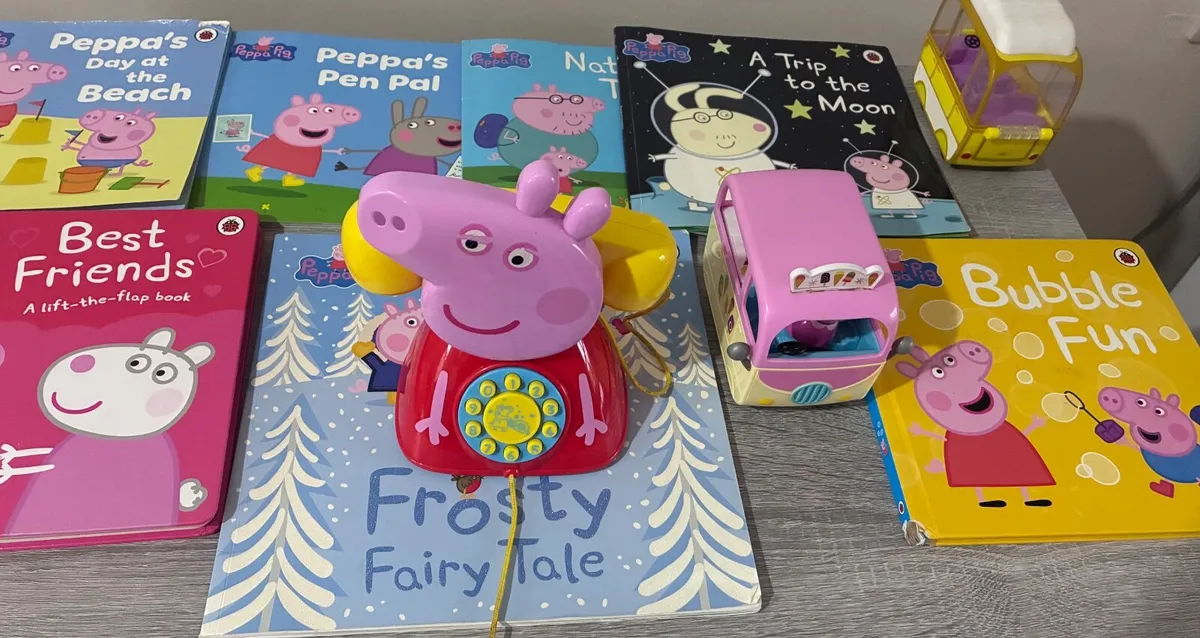 Peppa pig toy bundle - Image 3