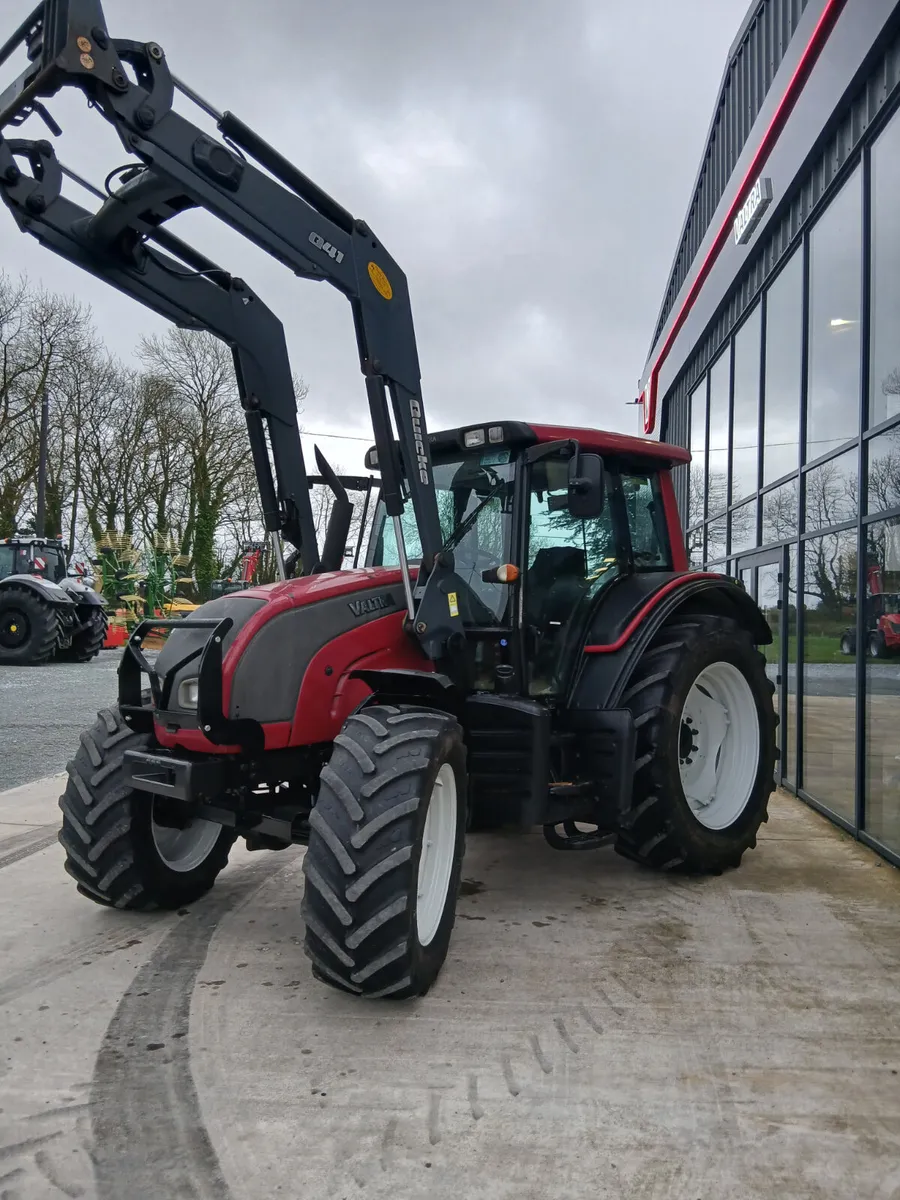Valtra N111 & quicke loader - Image 4