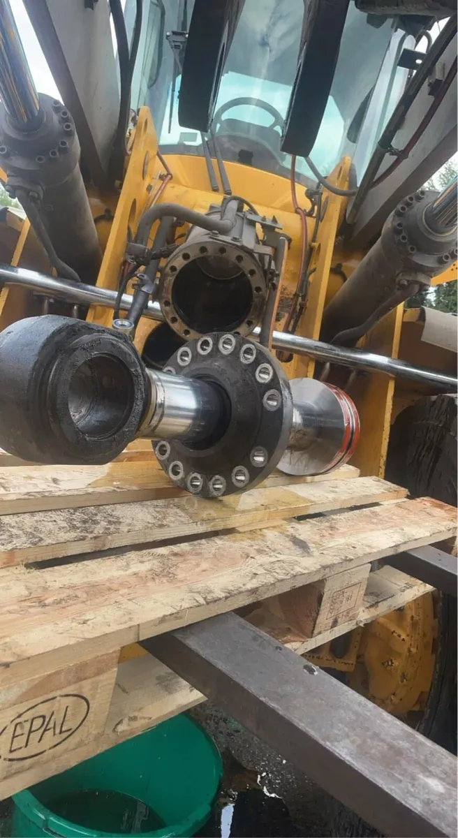 Hydraulic Ram Repair - Image 1