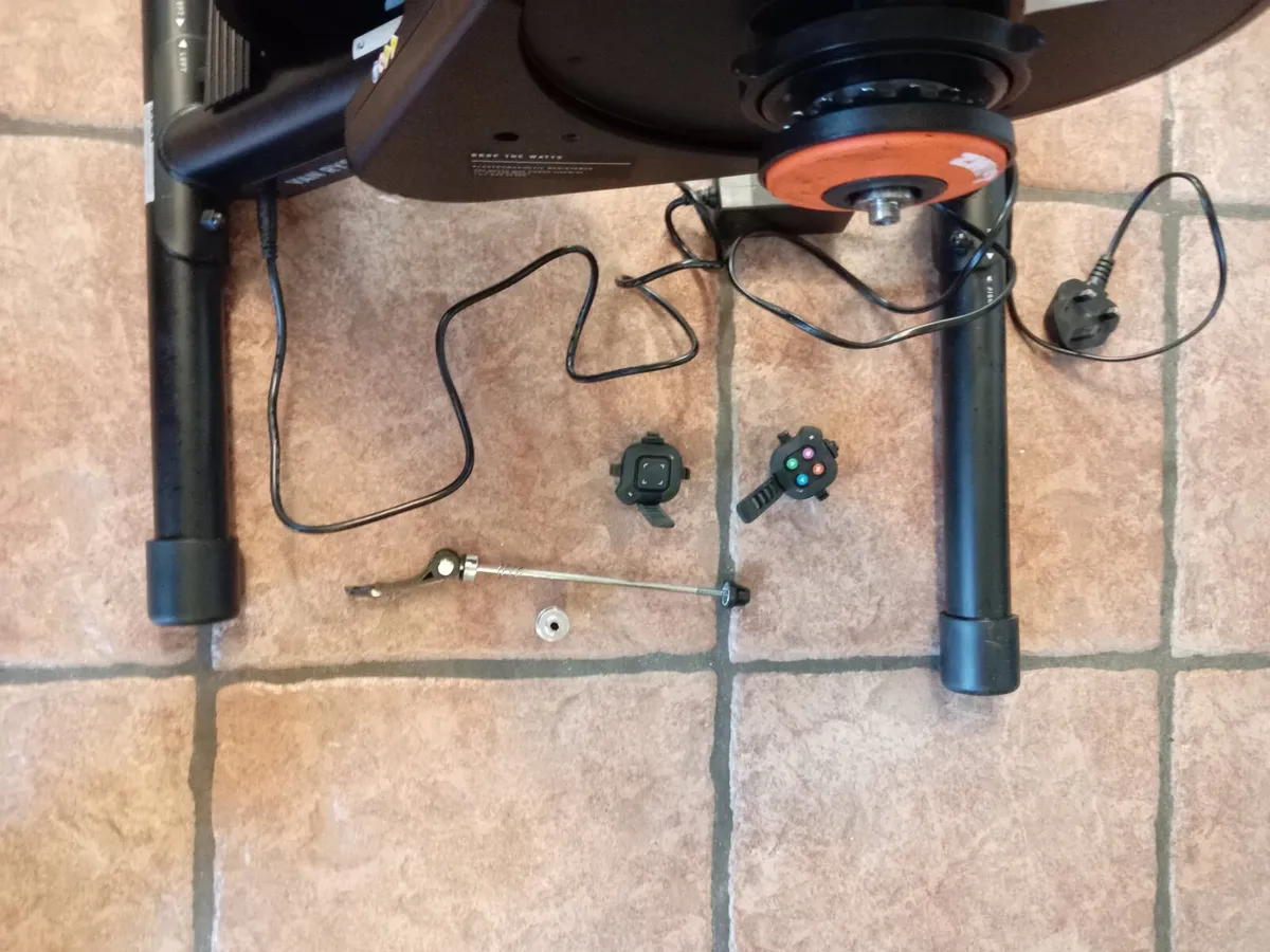 Van Rysel D100 Smart trainer with Zwift Cog and Cc - Image 2