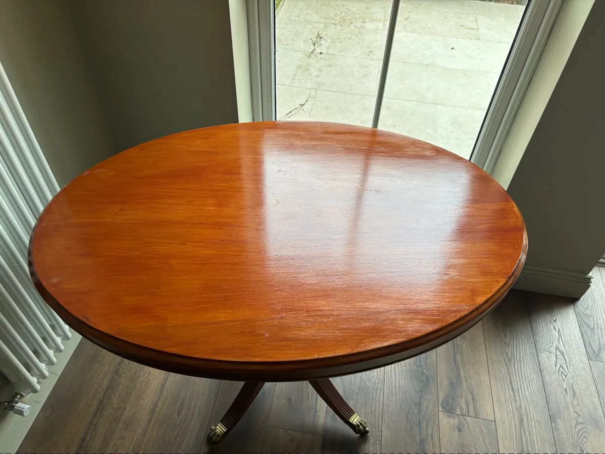 Oval Table - Image 2