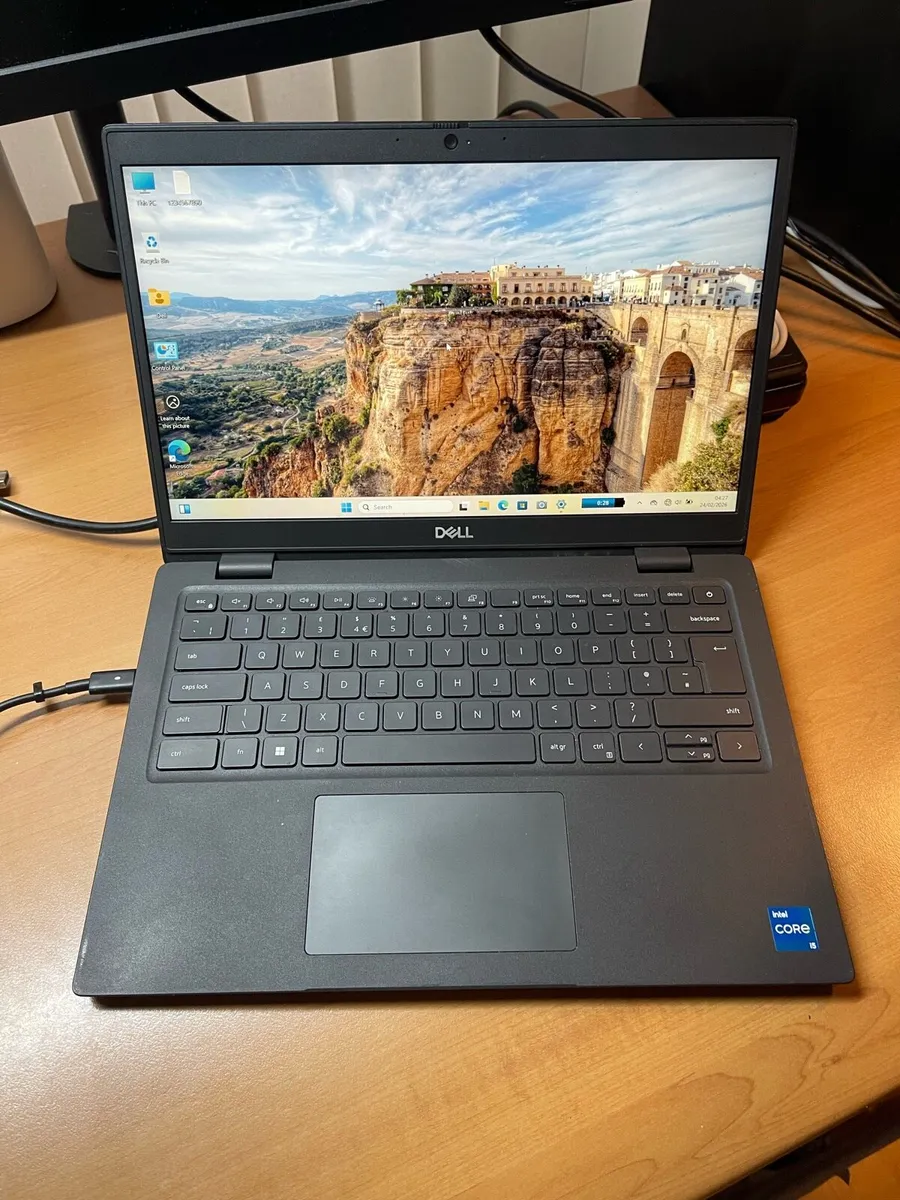 Dell Laptop i5 pro 11gen 16/256 win 11 - Image 1