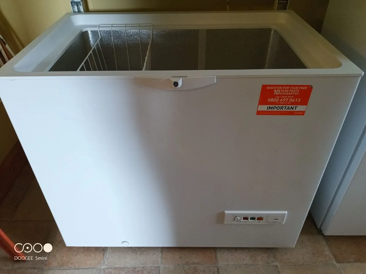 Chest Freezer - Image 4