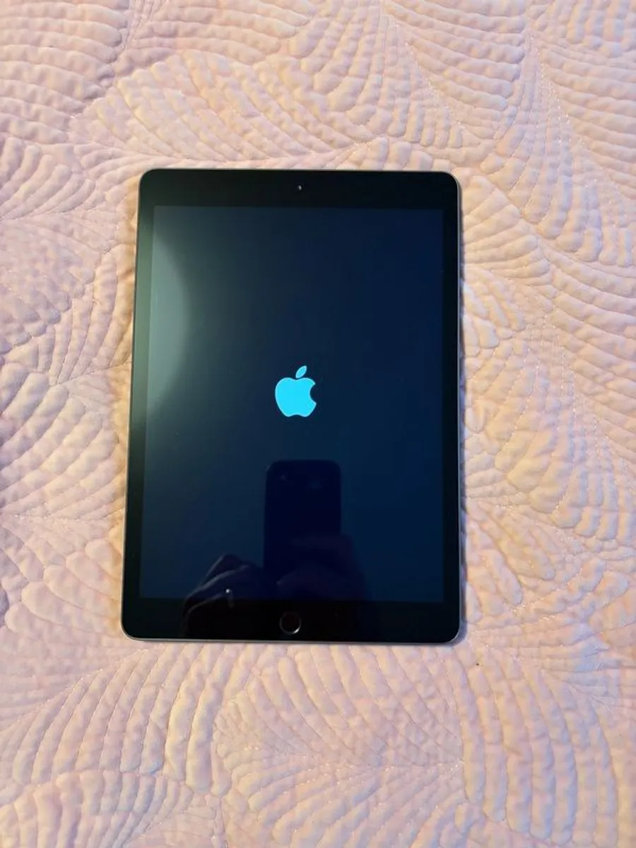 iPad 7th Generation - Image 3