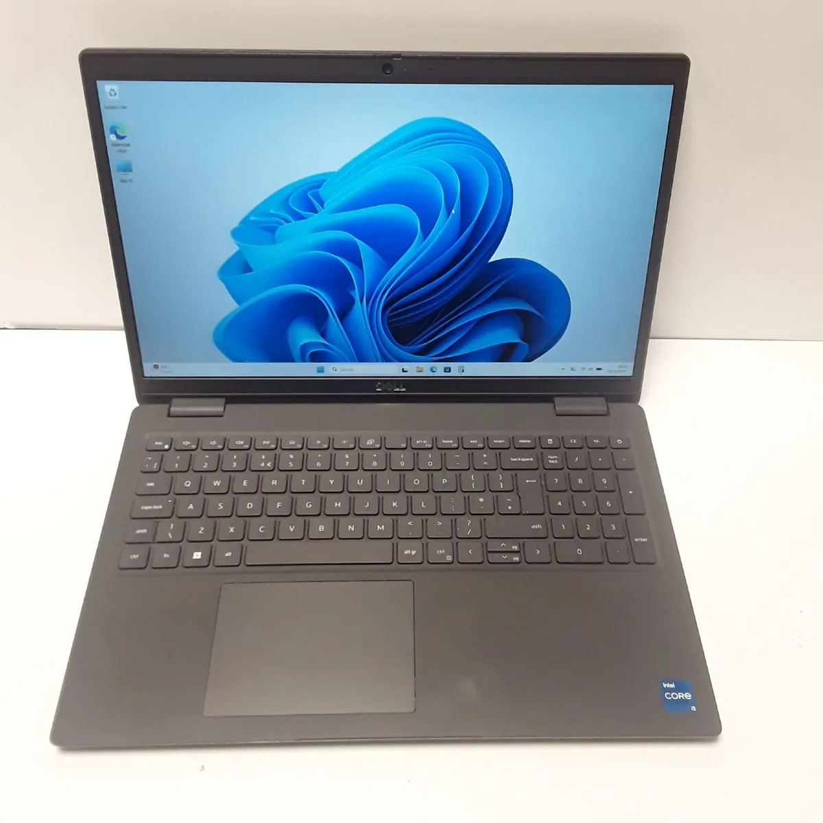Dell Latitude 3520 | Intel Core i5-1135G7 | 16GB R - Image 1