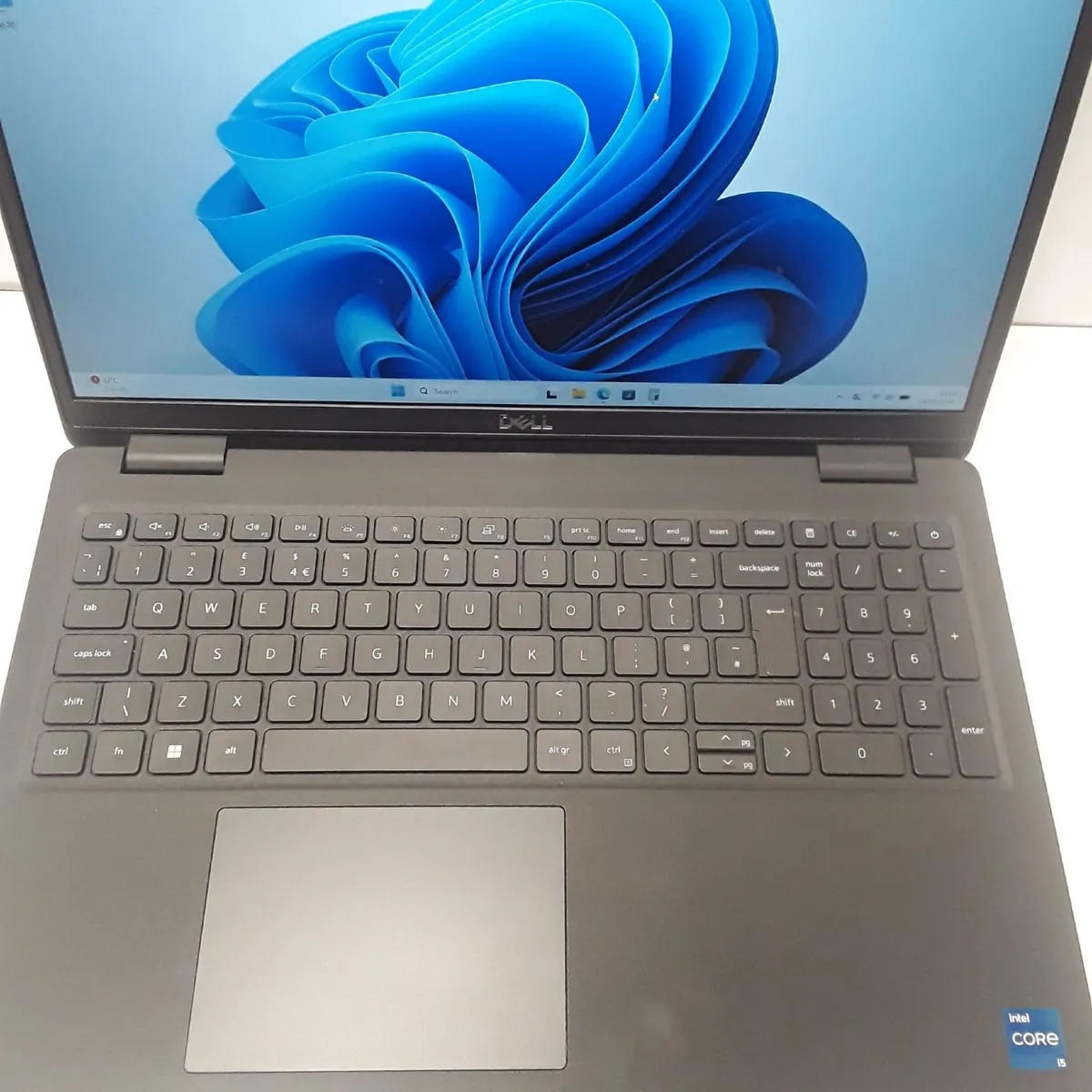 Dell Latitude 3520 | Intel Core i5-1135G7 | 16GB R - Image 2