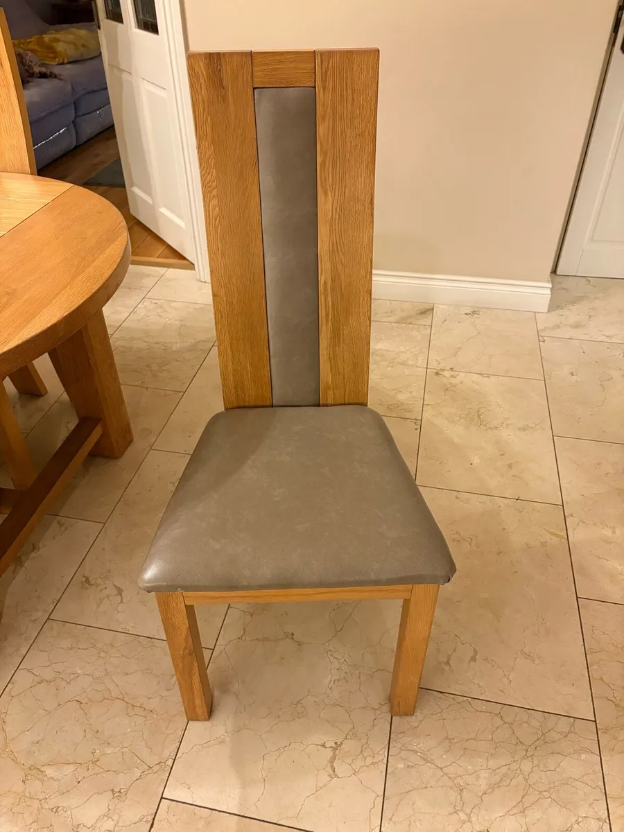 Solid Oak Table & 6 Chairs - Image 2