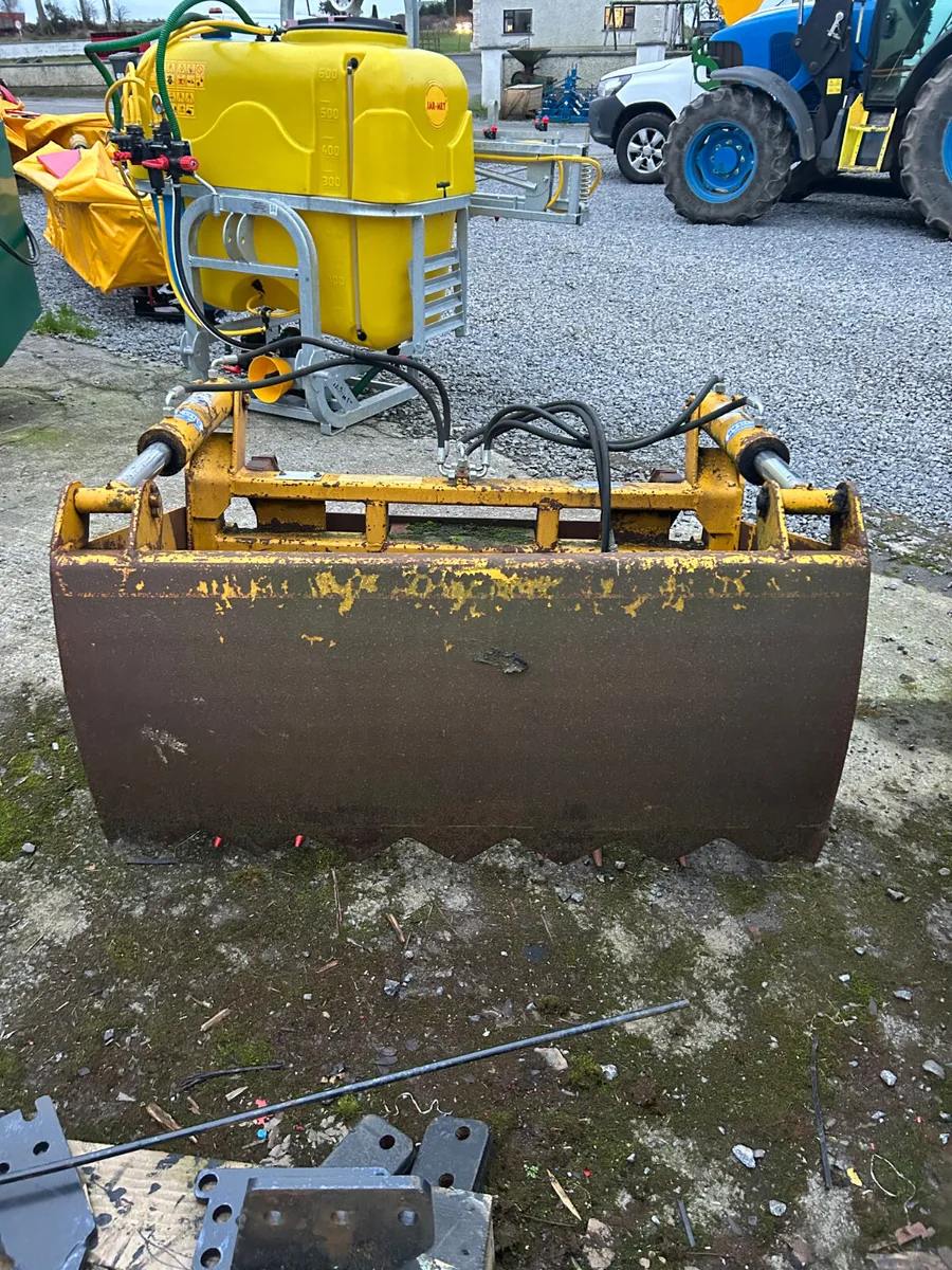 Johnston 4ft 6 shear grab - Image 1