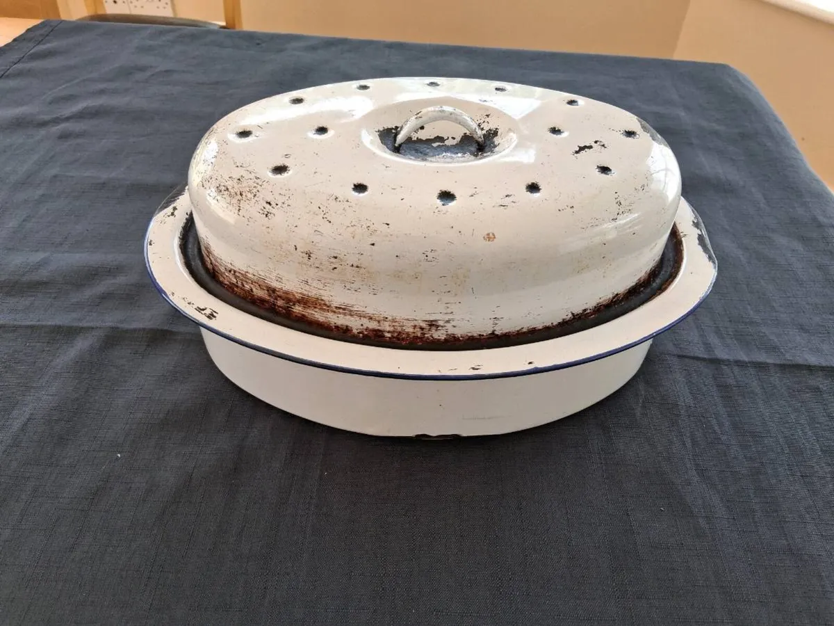 Enamel Oval Roaster - Image 1