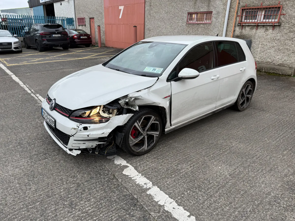 2017 VW GOLF GTI LOW MILEAGE - Image 2