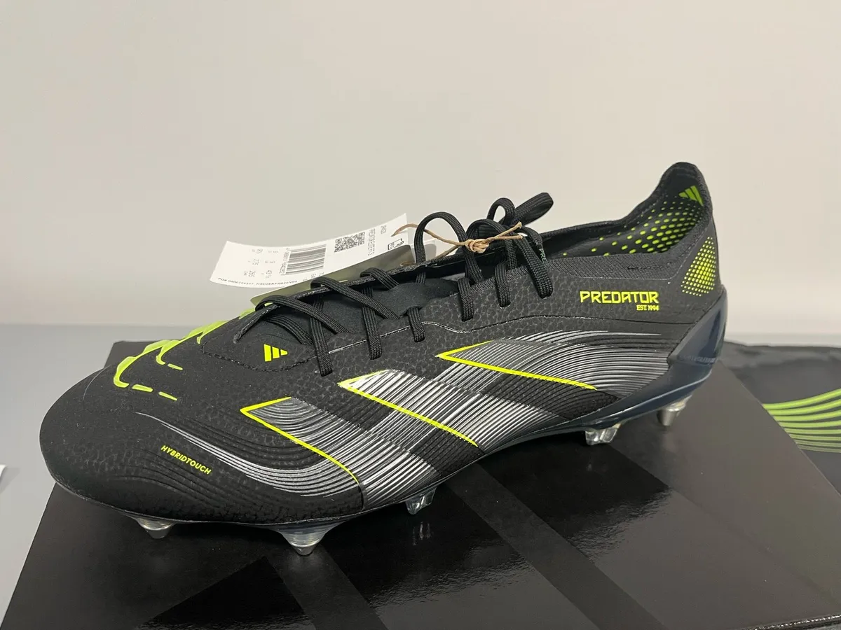 Football boots - Image 4