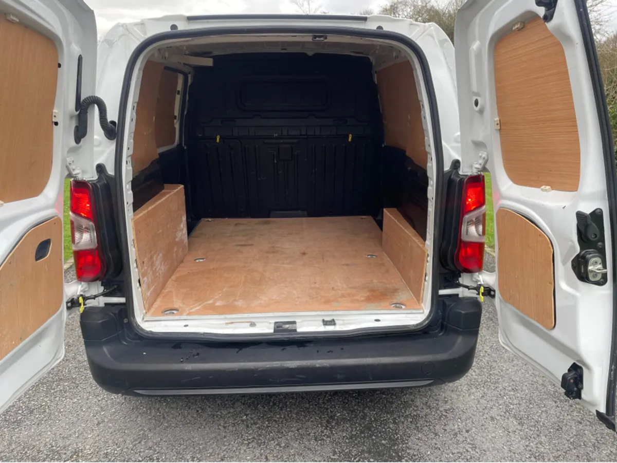 Opel Combo L1H1-1.5 75PS DIESEL 5 S SP 5DR - Image 3