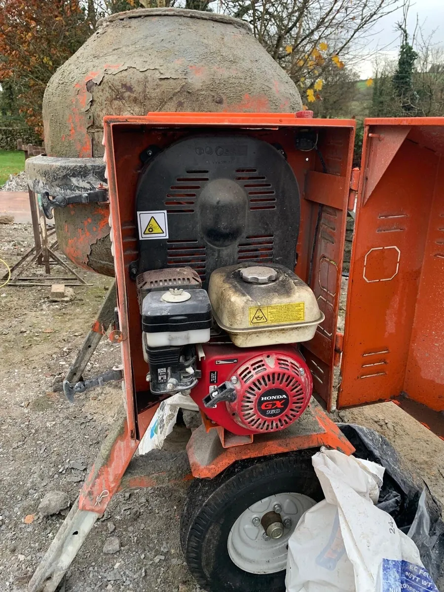 Victor concrete mixer - Image 1