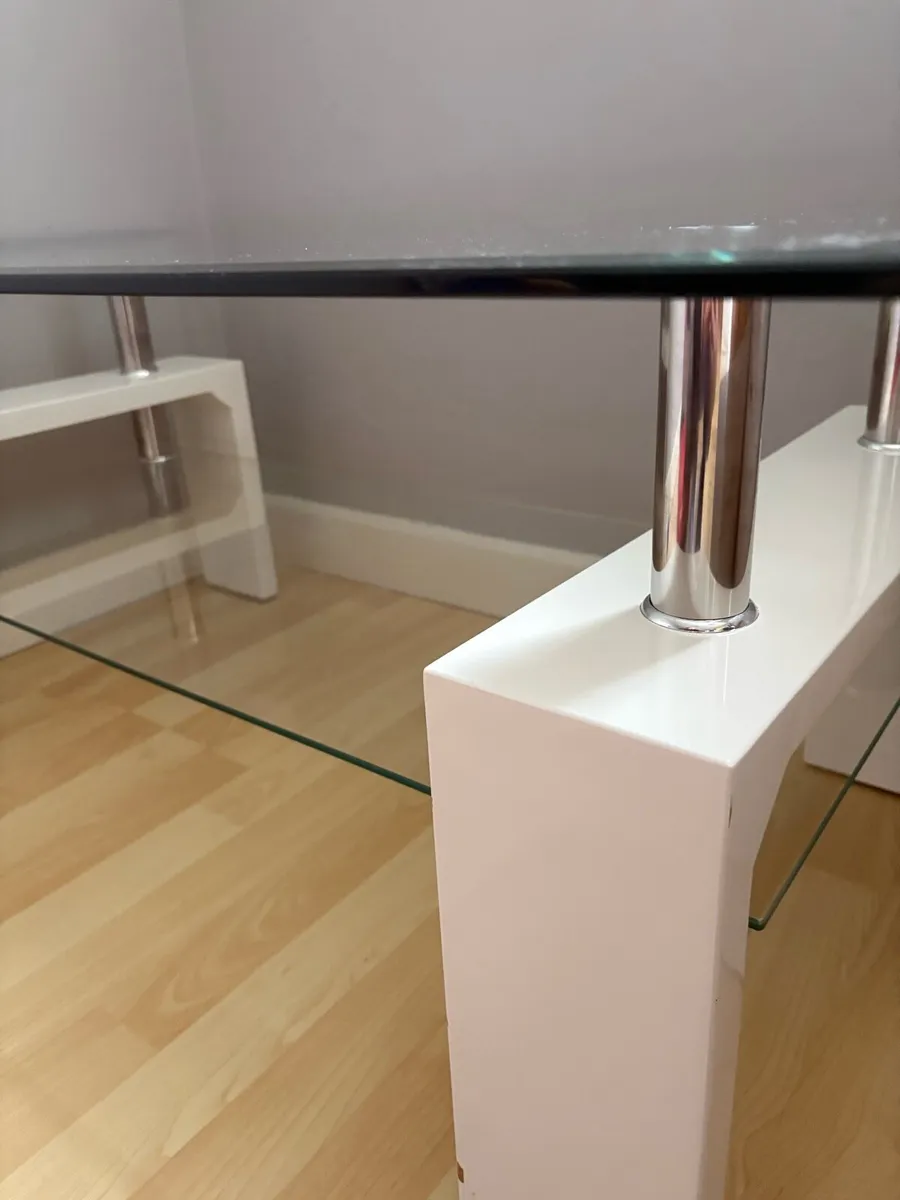 Modern glass coffee table - Image 2